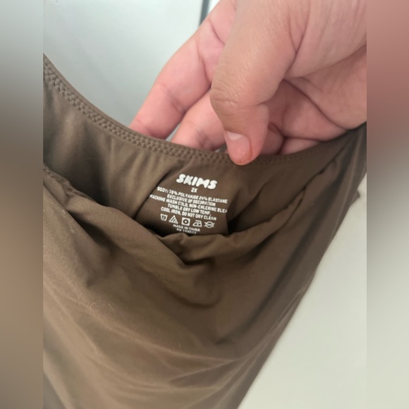 SKIMS Tops - Skims Bodysuit